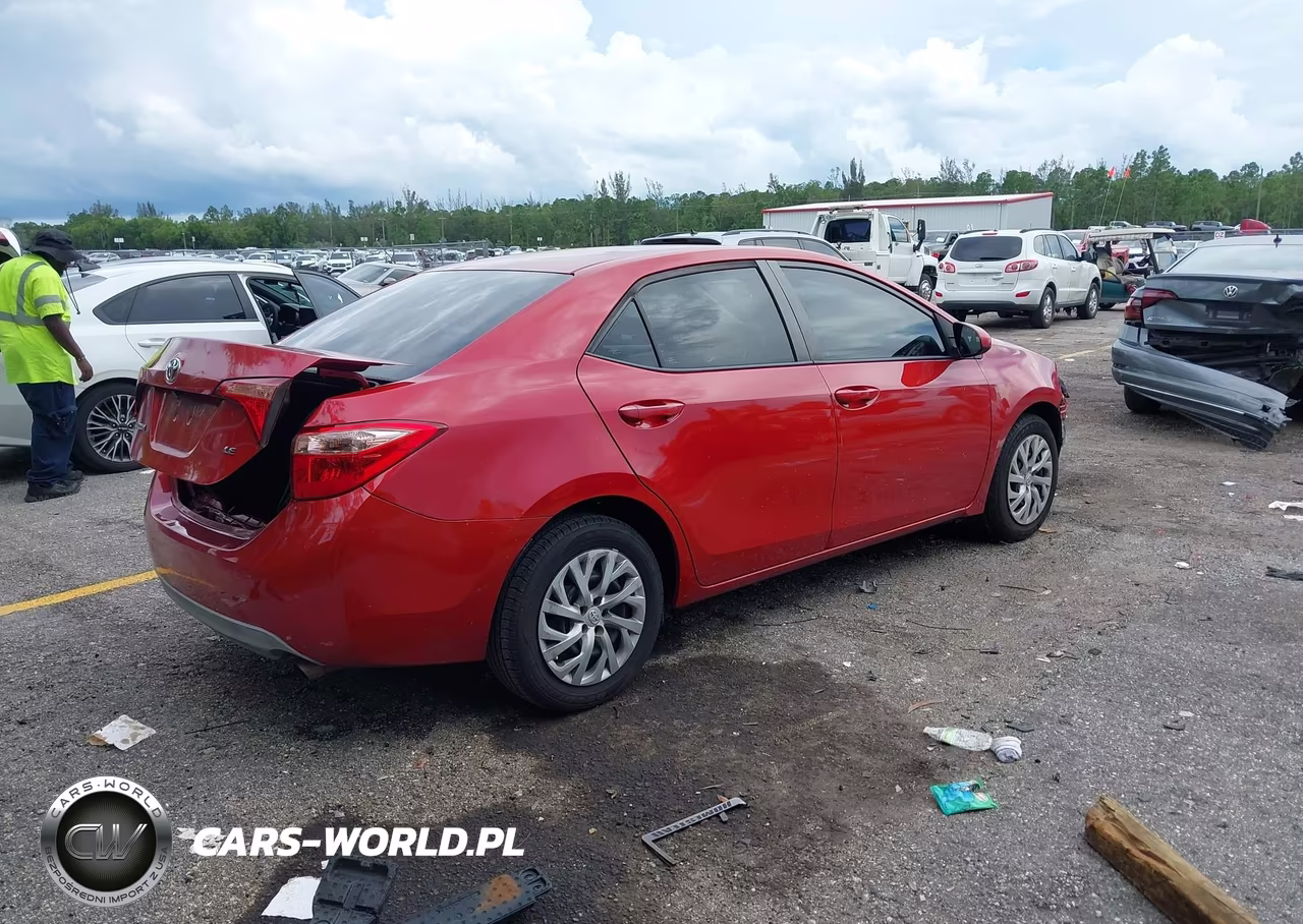 2019 Toyota Corolla Le VIN:5YFBURHE7KP937633 - 4