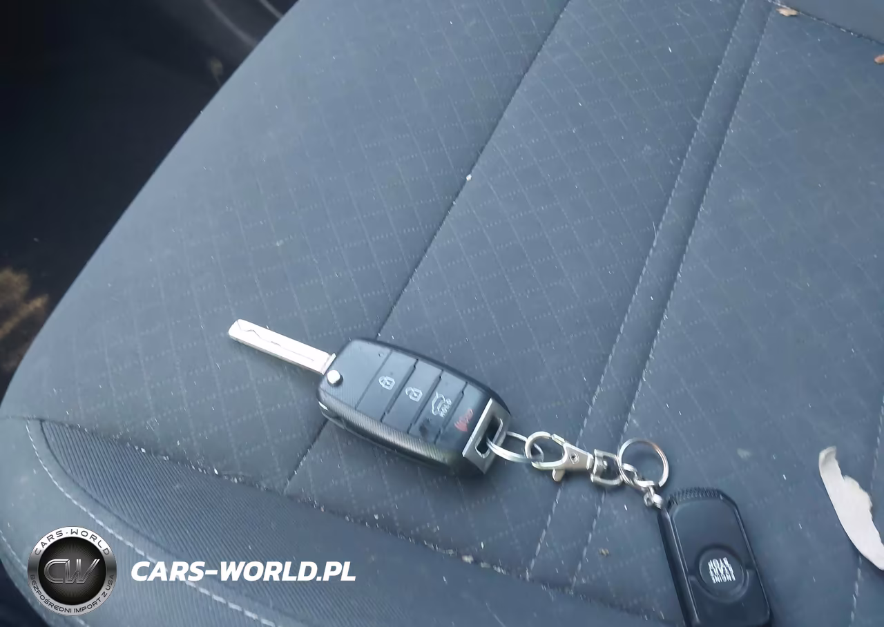 2016 Kia Sorento 3.3L Lx VIN:5XYPGDA51GG135343 - 11