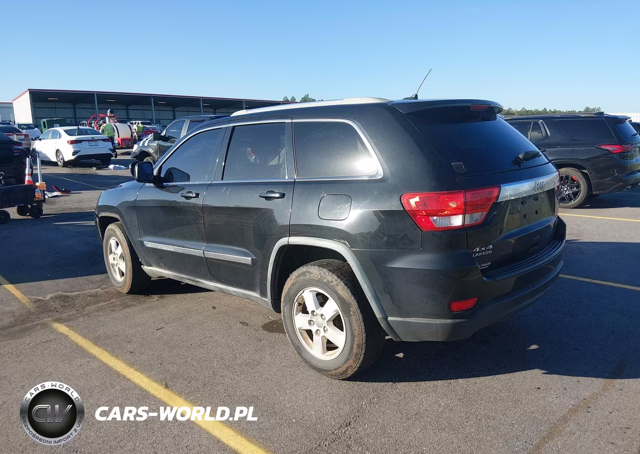 2011 Jeep Grand Cherokee Laredo VIN:1J4RR4GG3BC589953 - 3