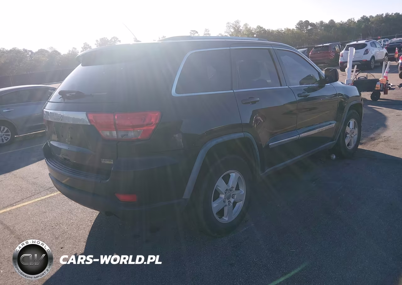 2011 Jeep Grand Cherokee Laredo VIN:1J4RR4GG3BC589953 - 4
