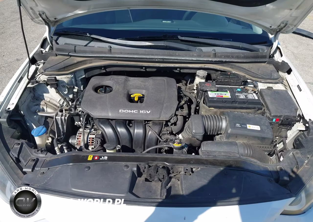 2018 Hyundai Elantra Sel VIN:5NPD84LF2JH225932 - 10