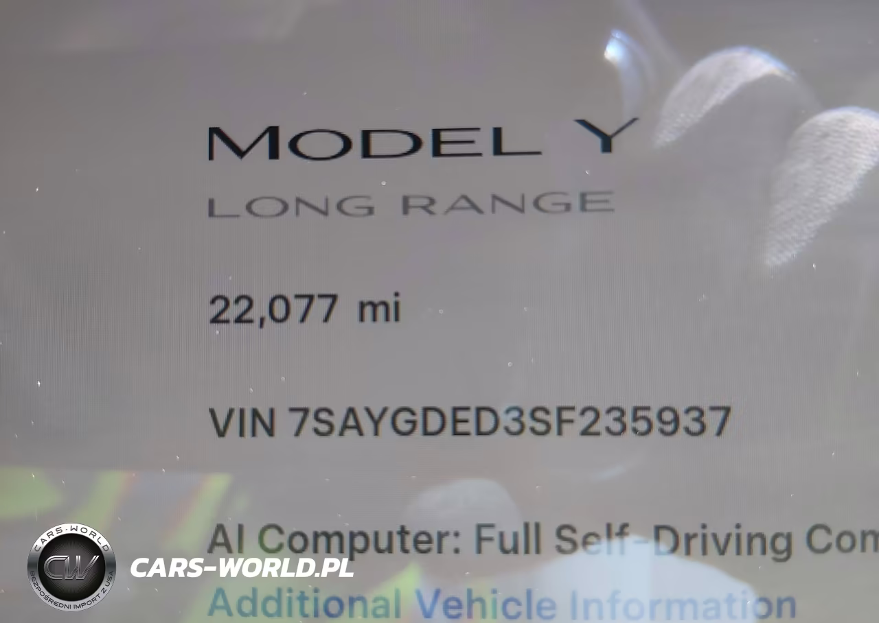 2025 Tesla Model Y VIN:7SAYGDED3SF235937 - 15