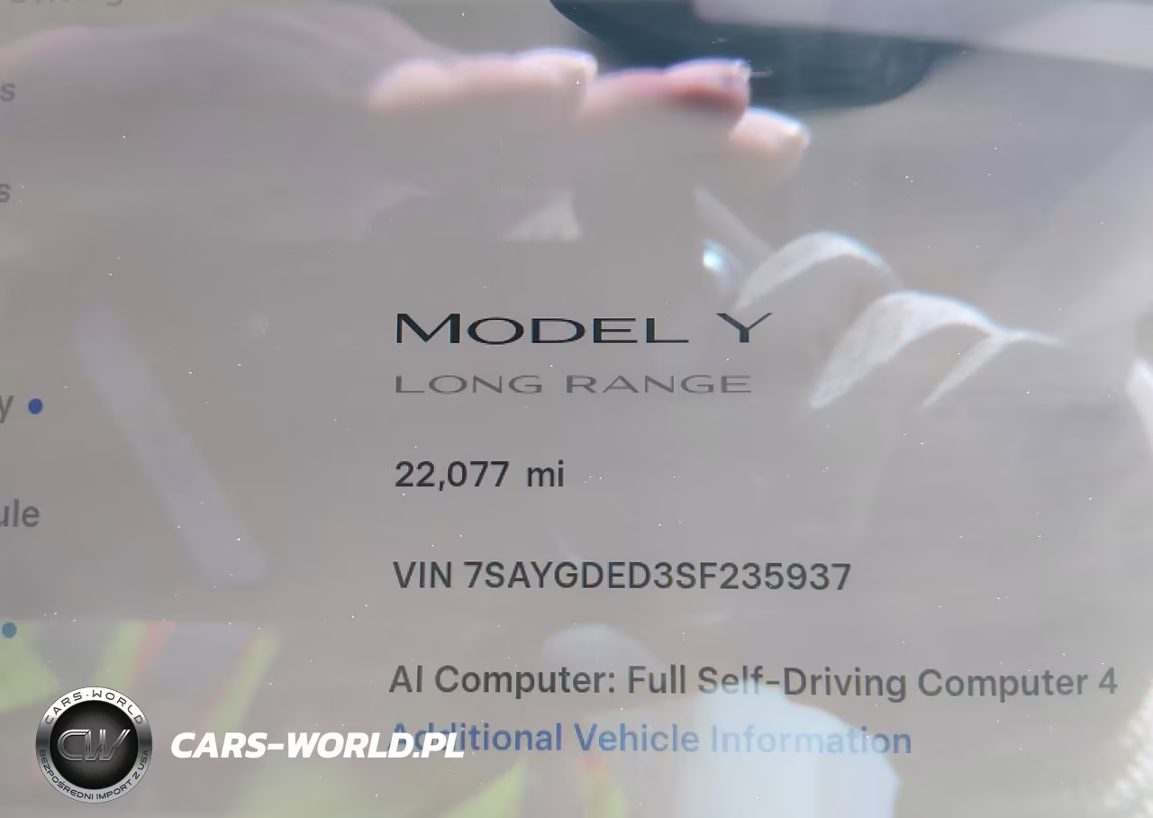 2025 Tesla Model Y VIN:7SAYGDED3SF235937 - 7