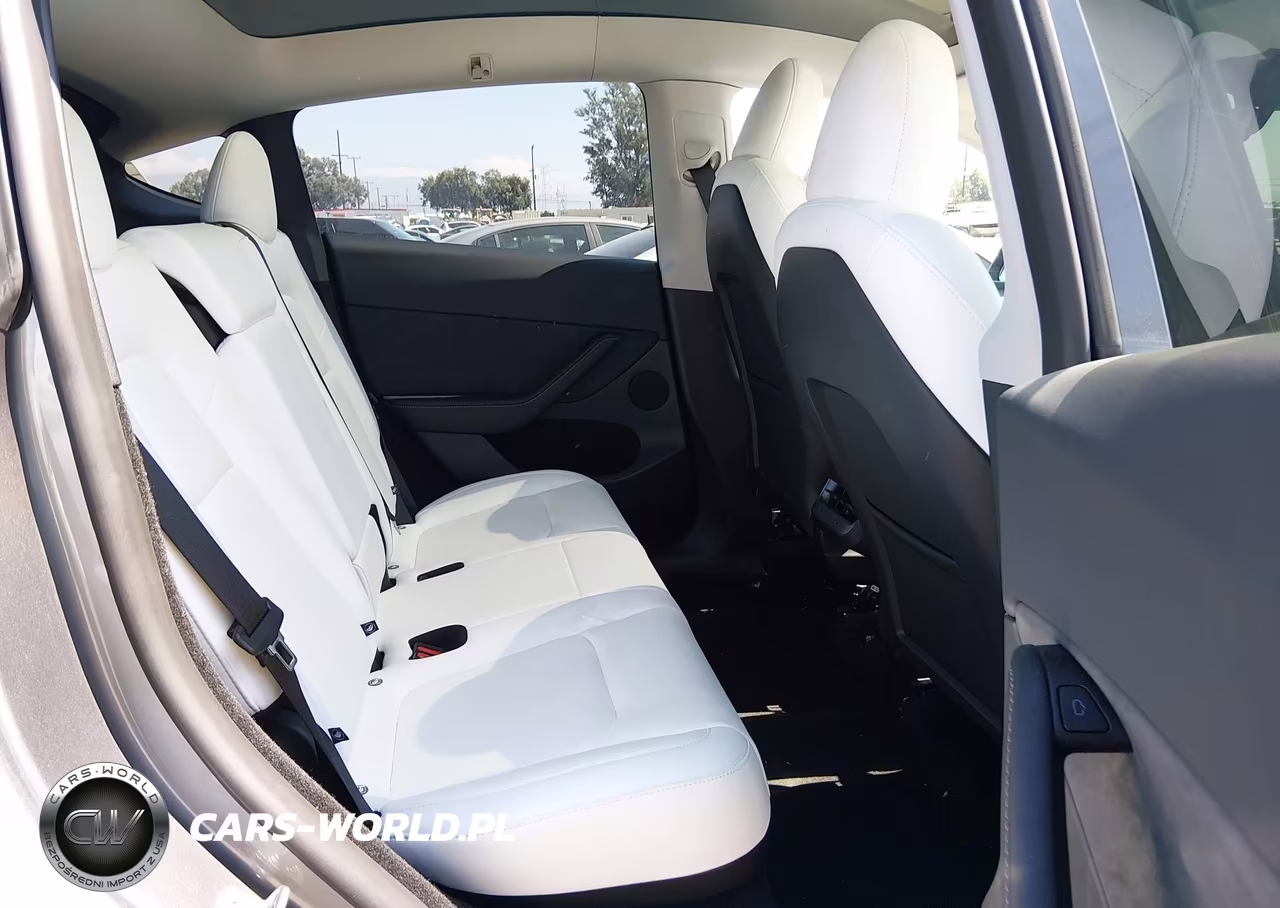 2025 Tesla Model Y VIN:7SAYGDED3SF235937 - 8