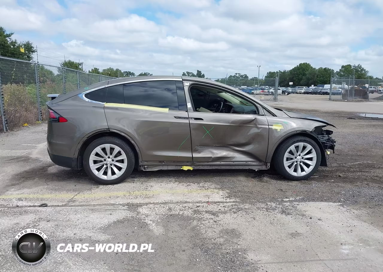 2016 Tesla Model X 60D-70D-75D-90D-P100D VIN:5YJXCBE28GF015885 - 14