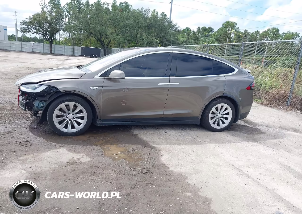 2016 Tesla Model X 60D-70D-75D-90D-P100D VIN:5YJXCBE28GF015885 - 15