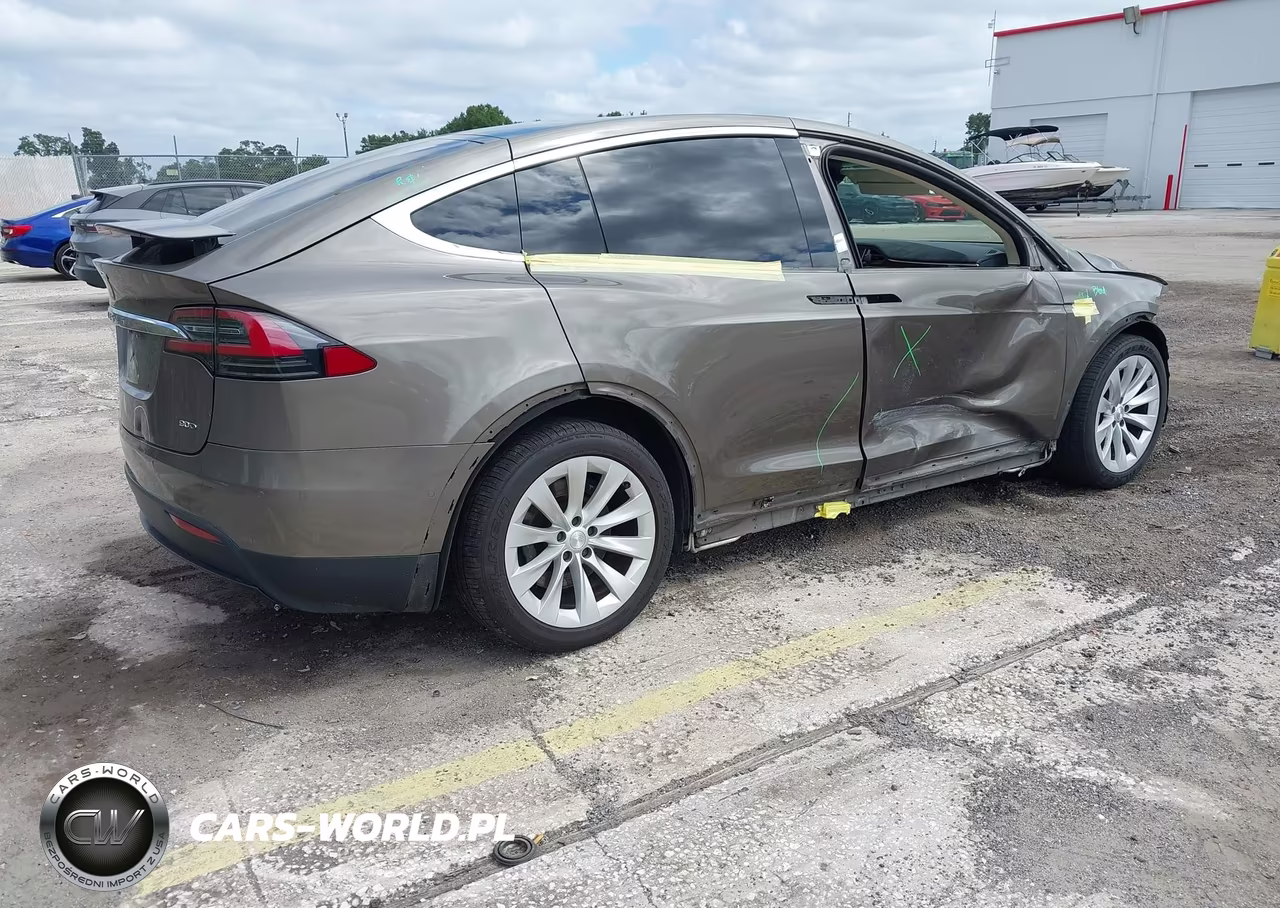 2016 Tesla Model X 60D-70D-75D-90D-P100D VIN:5YJXCBE28GF015885 - 4