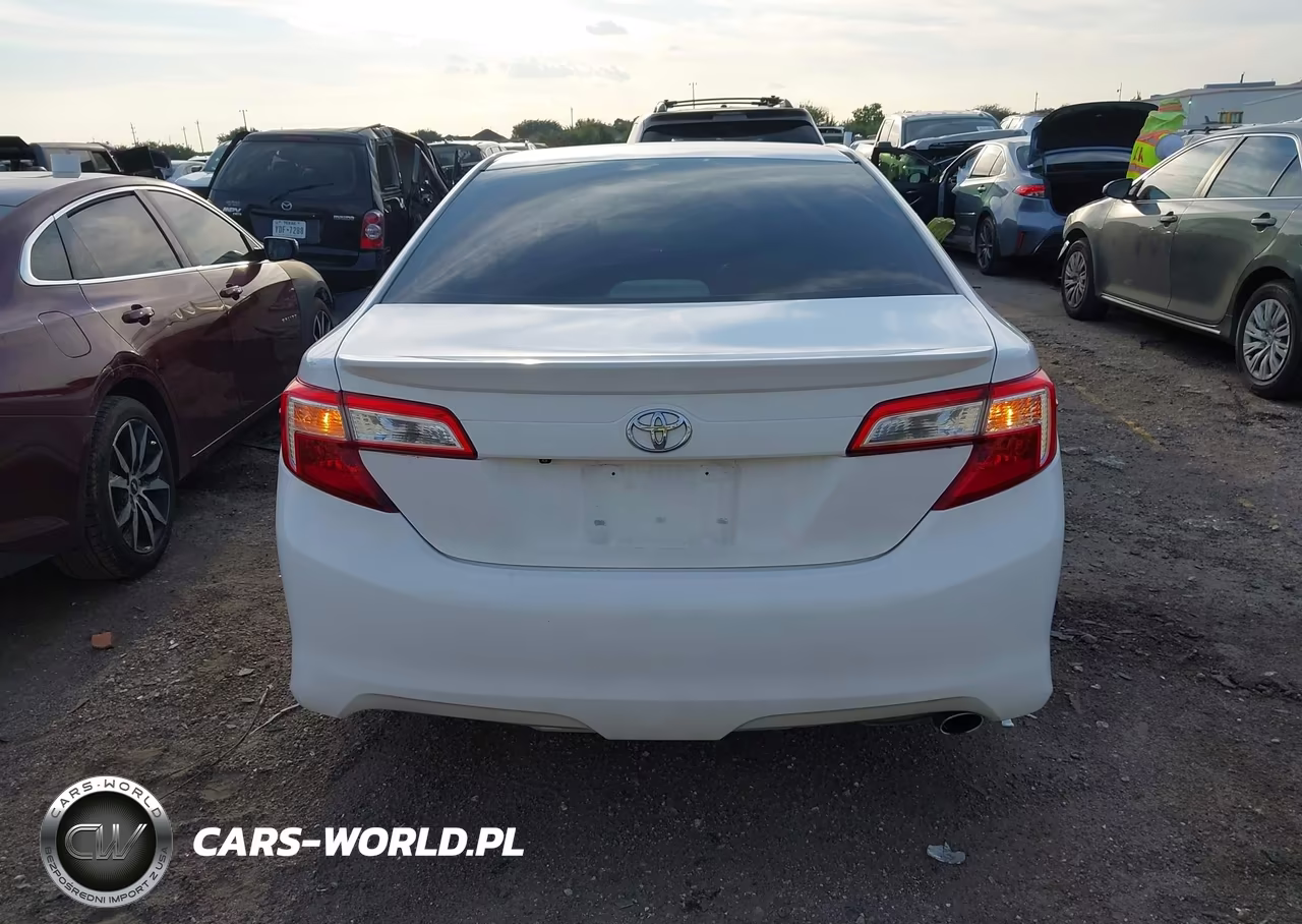 2014 Toyota Camry Se VIN:4T1BF1FK3EU821580 - 16