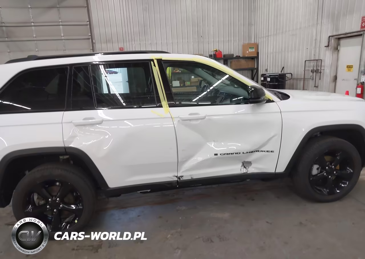 2023 Jeep Grand Cherokee Limited 4X4 VIN:1C4RJHBG1PC504594 - 14