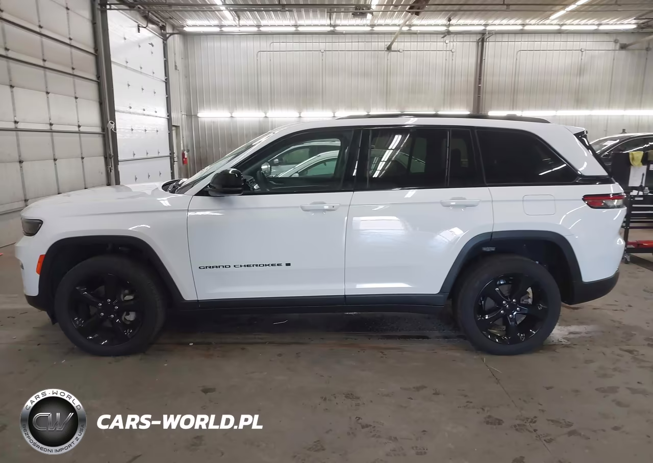 2023 Jeep Grand Cherokee Limited 4X4 VIN:1C4RJHBG1PC504594 - 15