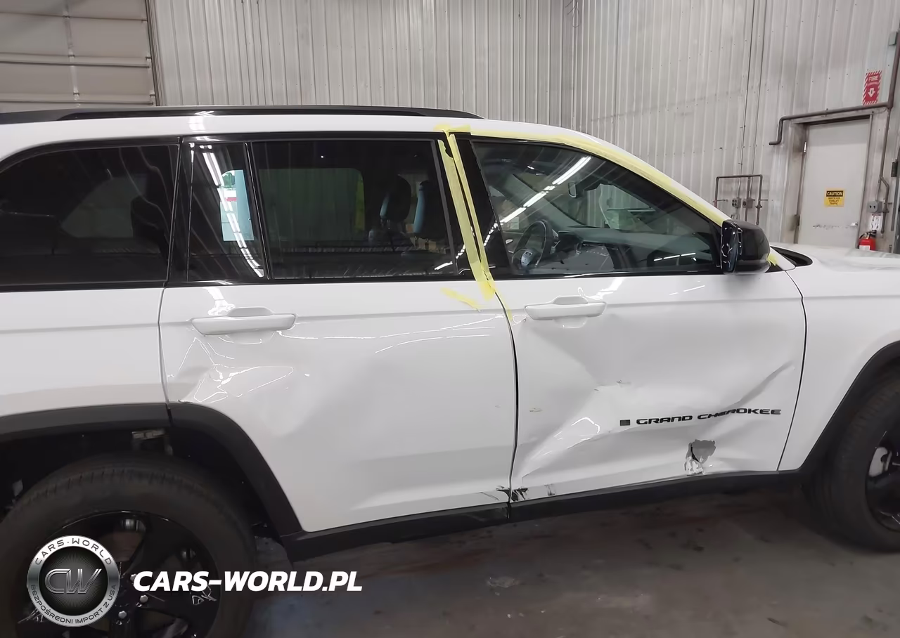 2023 Jeep Grand Cherokee Limited 4X4 VIN:1C4RJHBG1PC504594 - 6