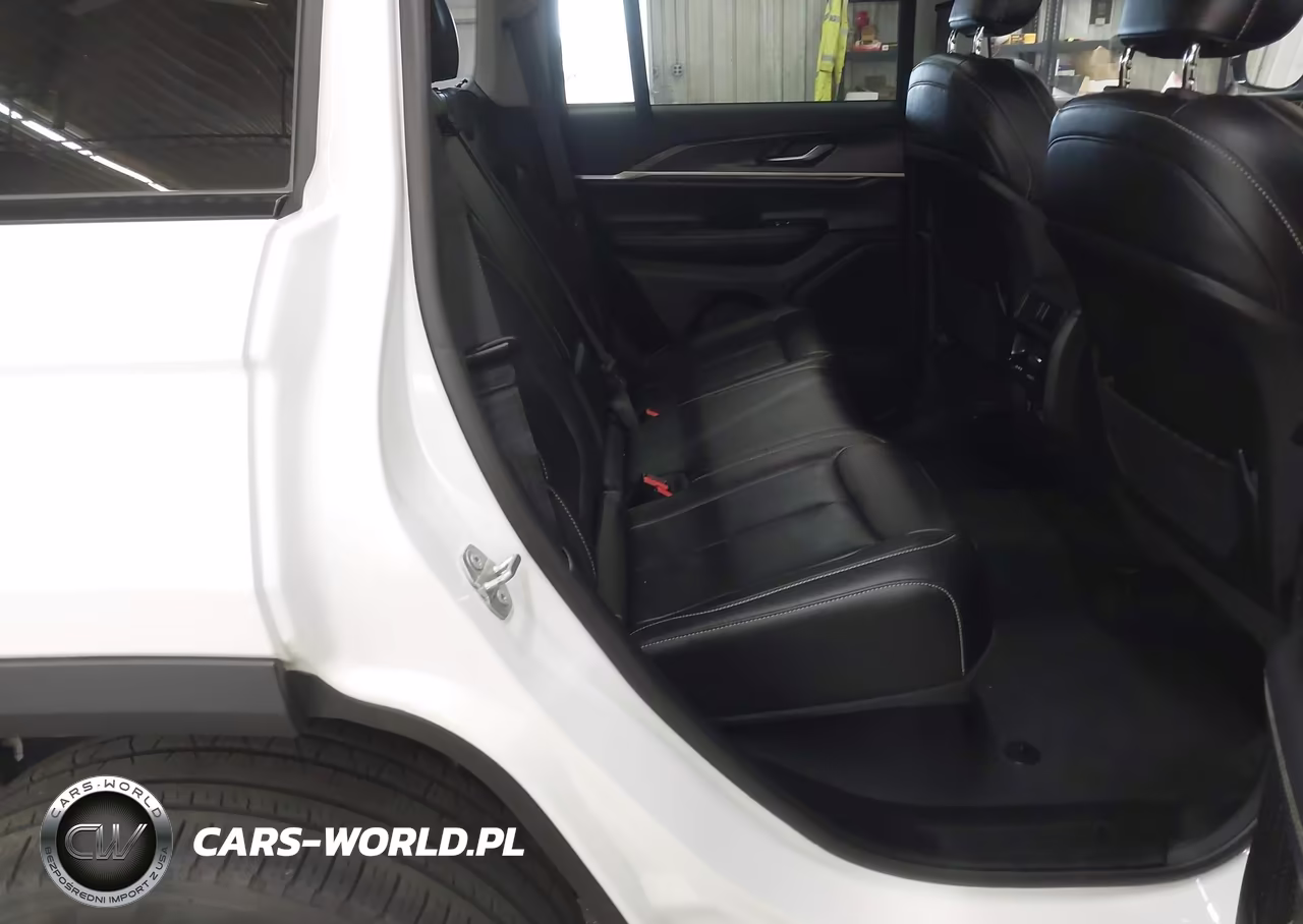 2023 Jeep Grand Cherokee Limited 4X4 VIN:1C4RJHBG1PC504594 - 8