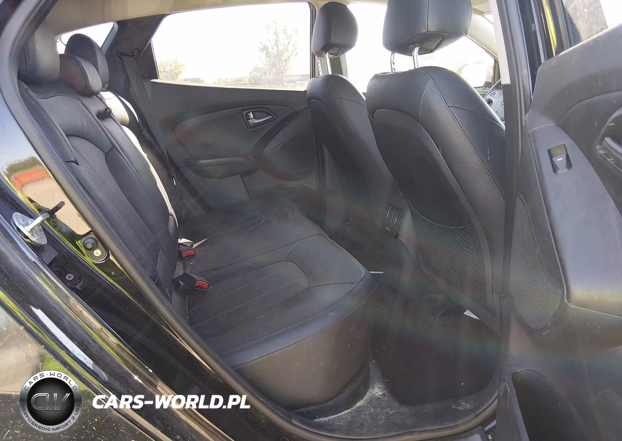 2015 Hyundai Tucson Limited VIN:KM8JUCAGXFU975415 - 8
