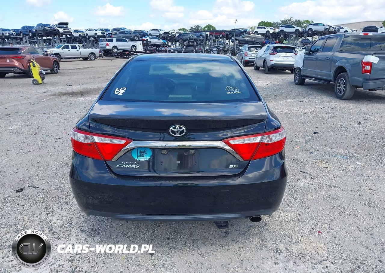 2015 Toyota Camry Se VIN:4T1BF1FK8FU499729 - 17