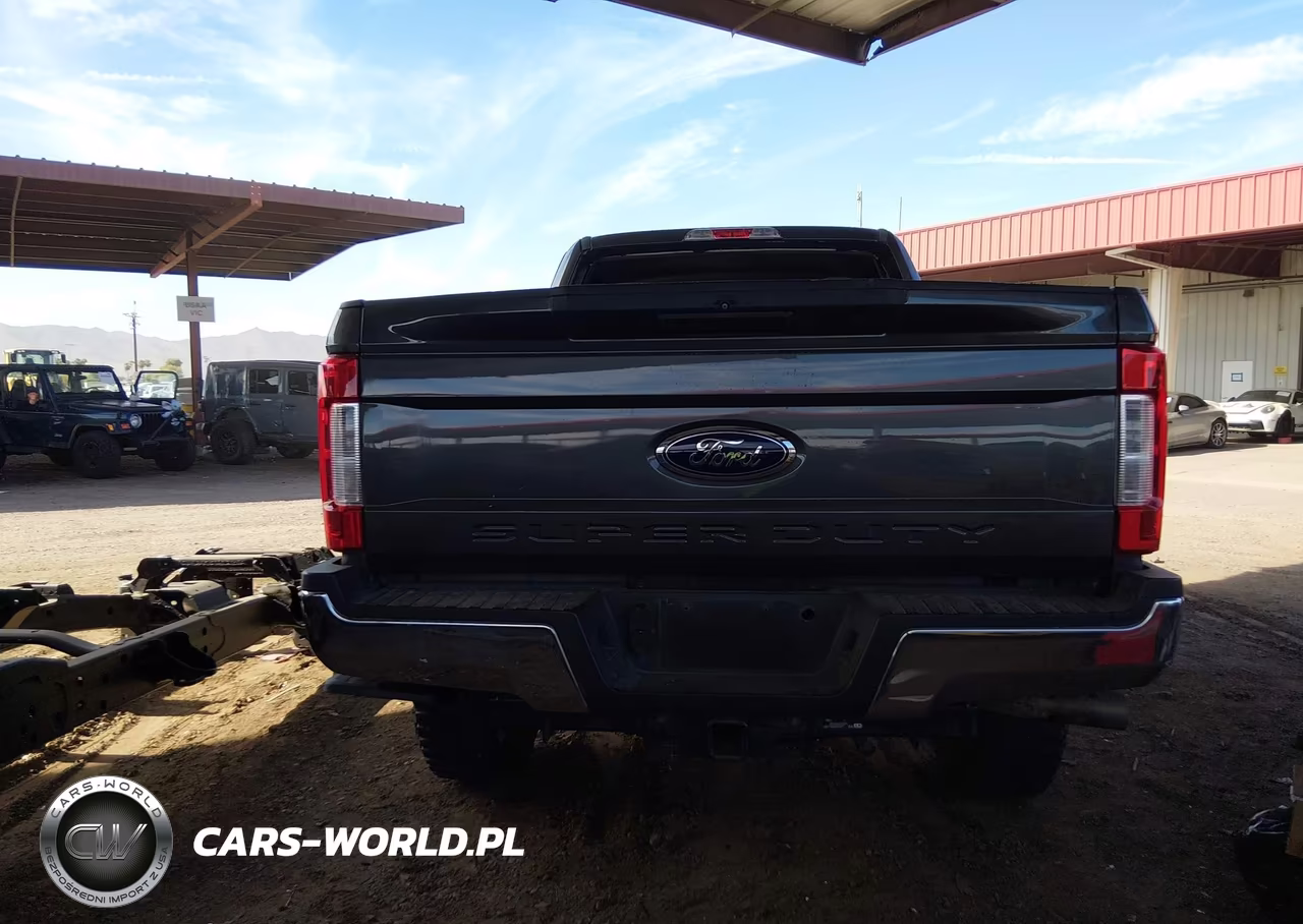 2017 Ford F-250 Xlt VIN:1FT7W2BT5HEB36817 - 16