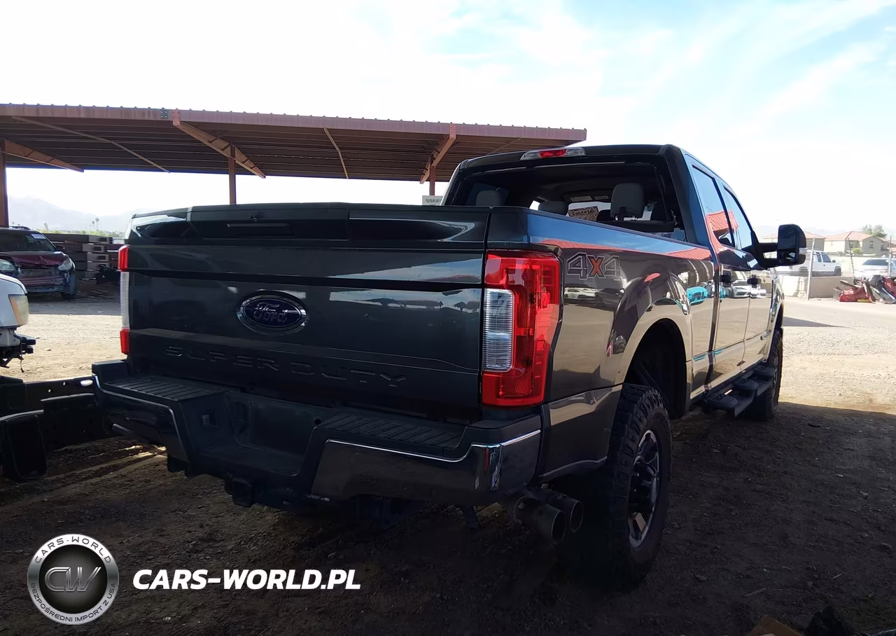 2017 Ford F-250 Xlt VIN:1FT7W2BT5HEB36817 - 4
