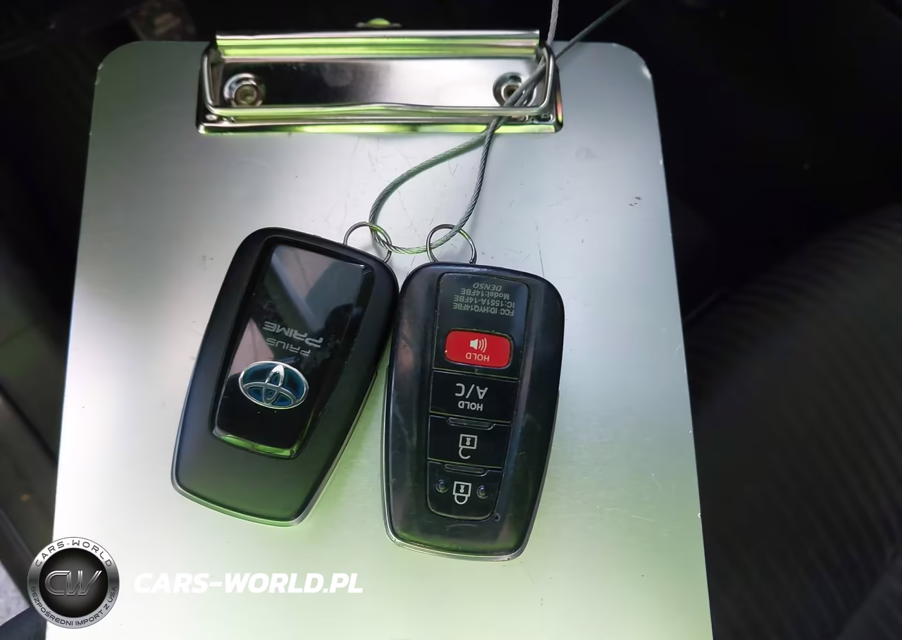 2019 Toyota Prius Prime Plus VIN:JTDKARFP3K3112243 - 11