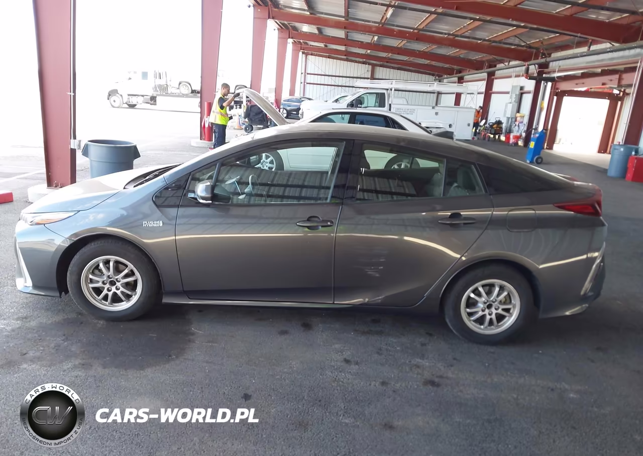 2019 Toyota Prius Prime Plus VIN:JTDKARFP3K3112243 - 14