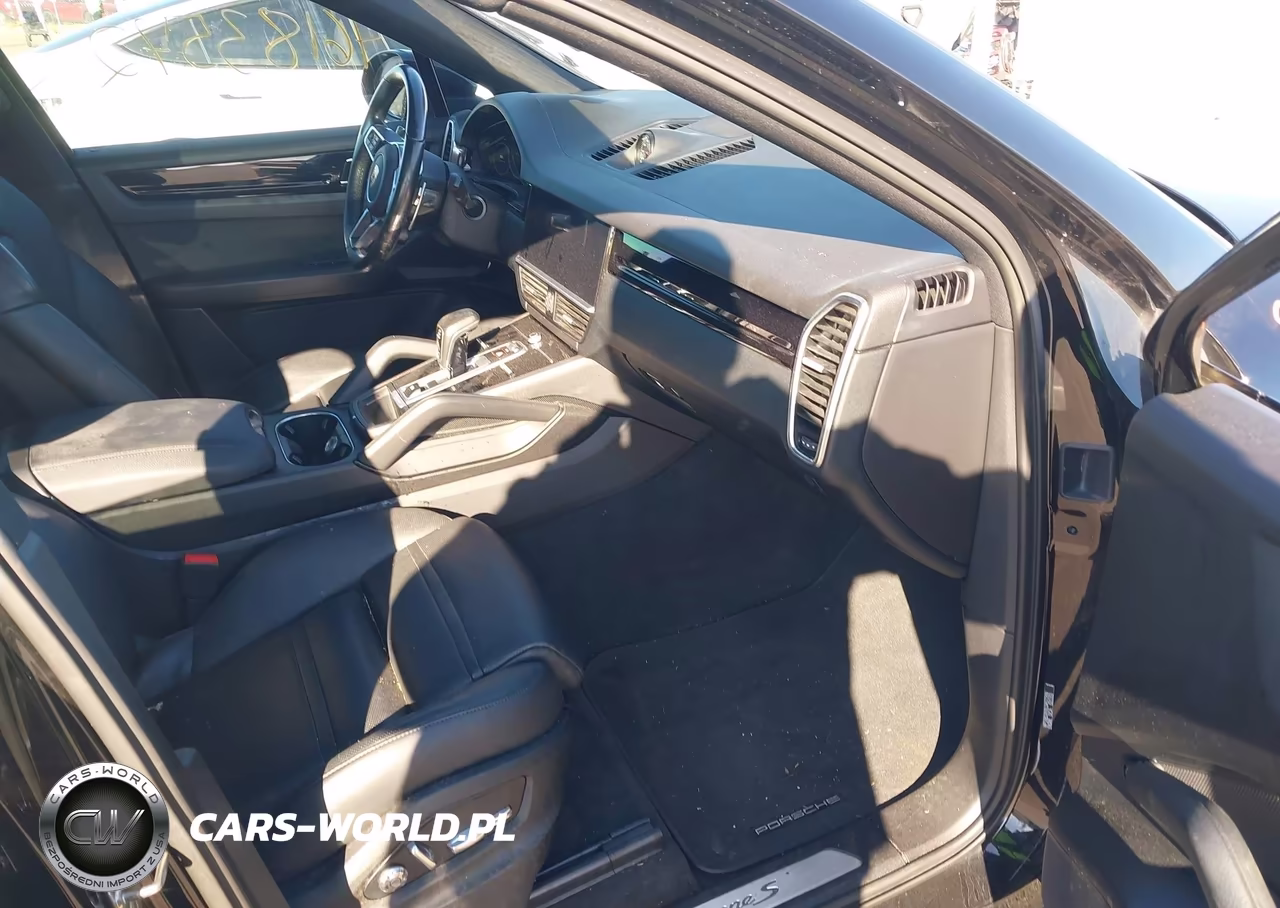 2020 Porsche Cayenne Coupe S VIN:WP1BB2AYXLDA57269 - 5