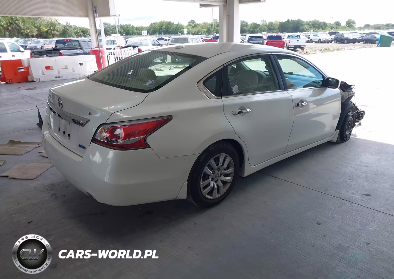 2014 Nissan Altima 2.5 S VIN:1N4AL3AP2EC188184 - 4