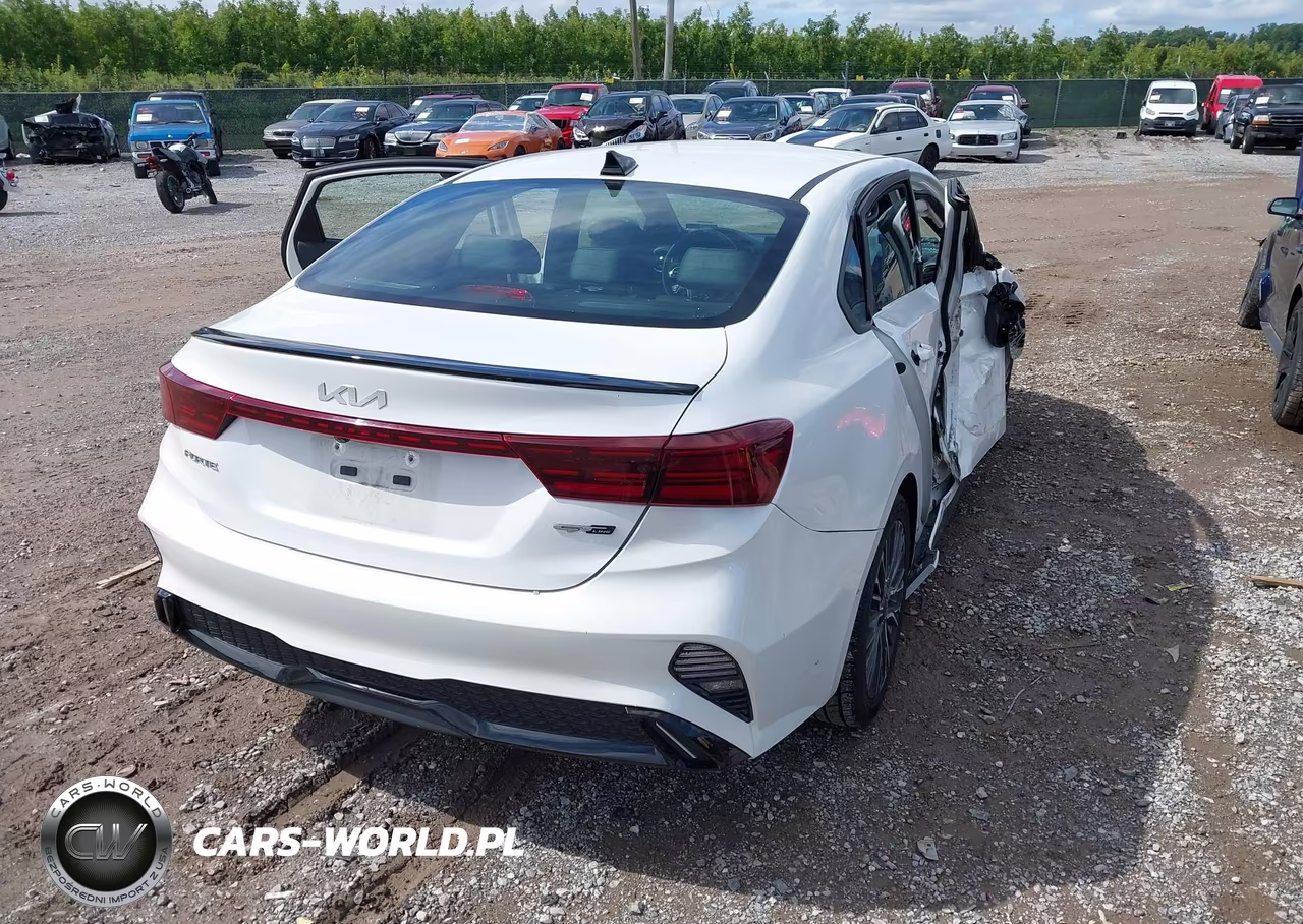 2024 Kia Forte Gt-Line VIN:3KPF54AD2RE830889 - 4