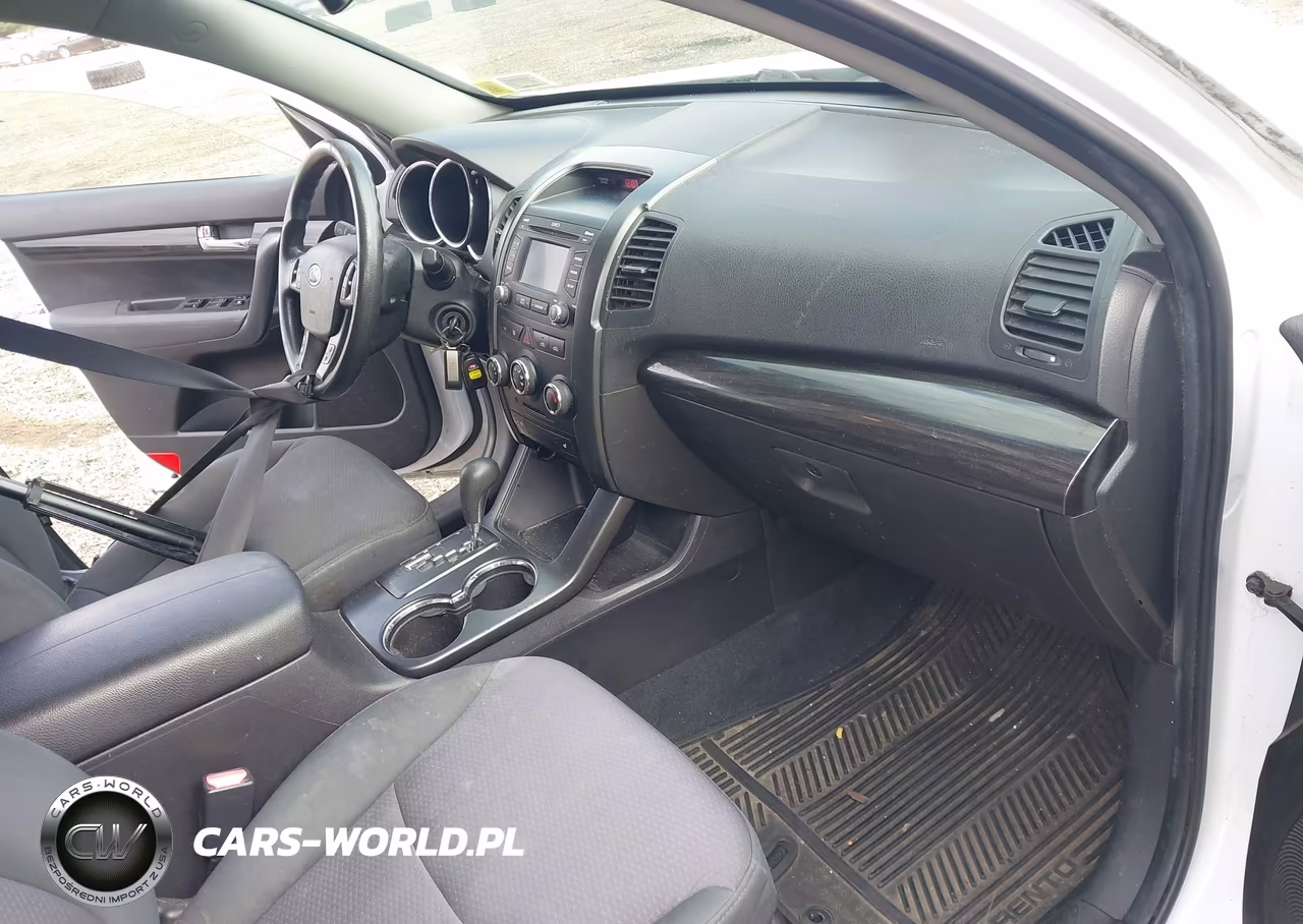 2013 Kia Sorento Lx VIN:5XYKTCA66DG416039 - 5