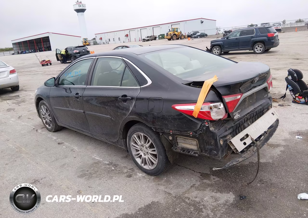 2015 Toyota Camry Le VIN:4T4BF1FK0FR448568 - 3