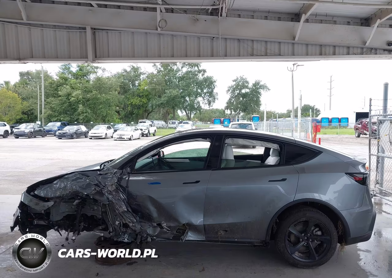 2026 Tesla Modelo Y Premium Rear-Wheel Drive-Rear-Wheel Drive VIN:7SAYGDED1TA654447 - 13