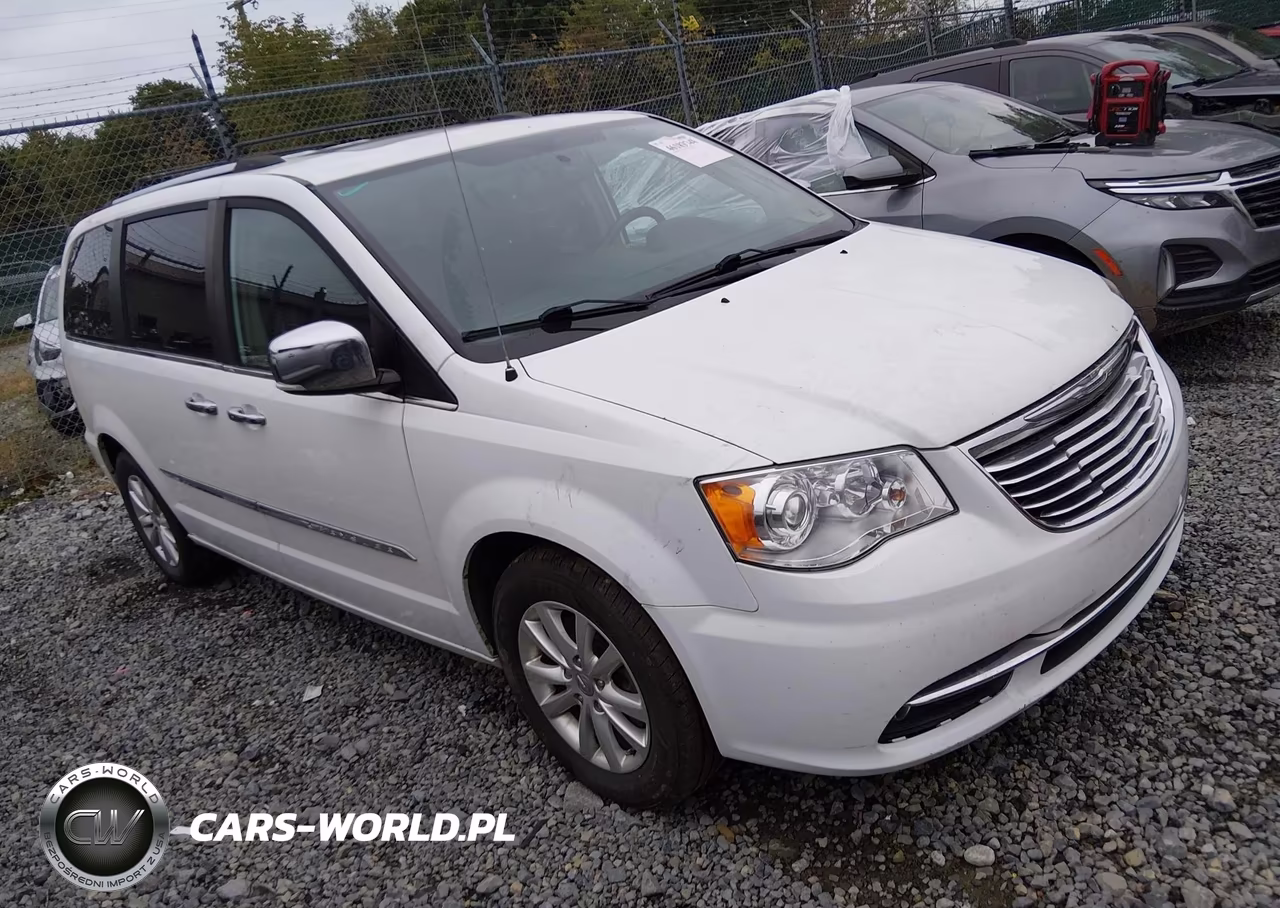 2015 Chrysler Town & Country Limited Platinum – zdjęcie 1 z 13