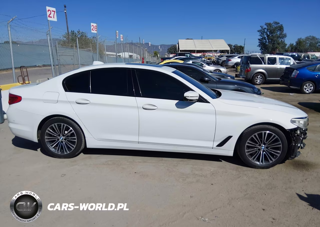 2019 BMW 530I VIN:WBAJA5C59KWA57898 - 14