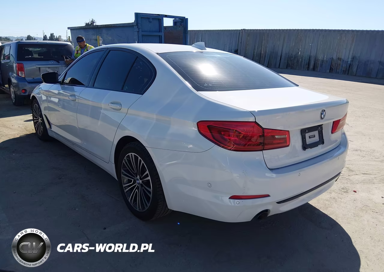 2019 BMW 530I VIN:WBAJA5C59KWA57898 - 3
