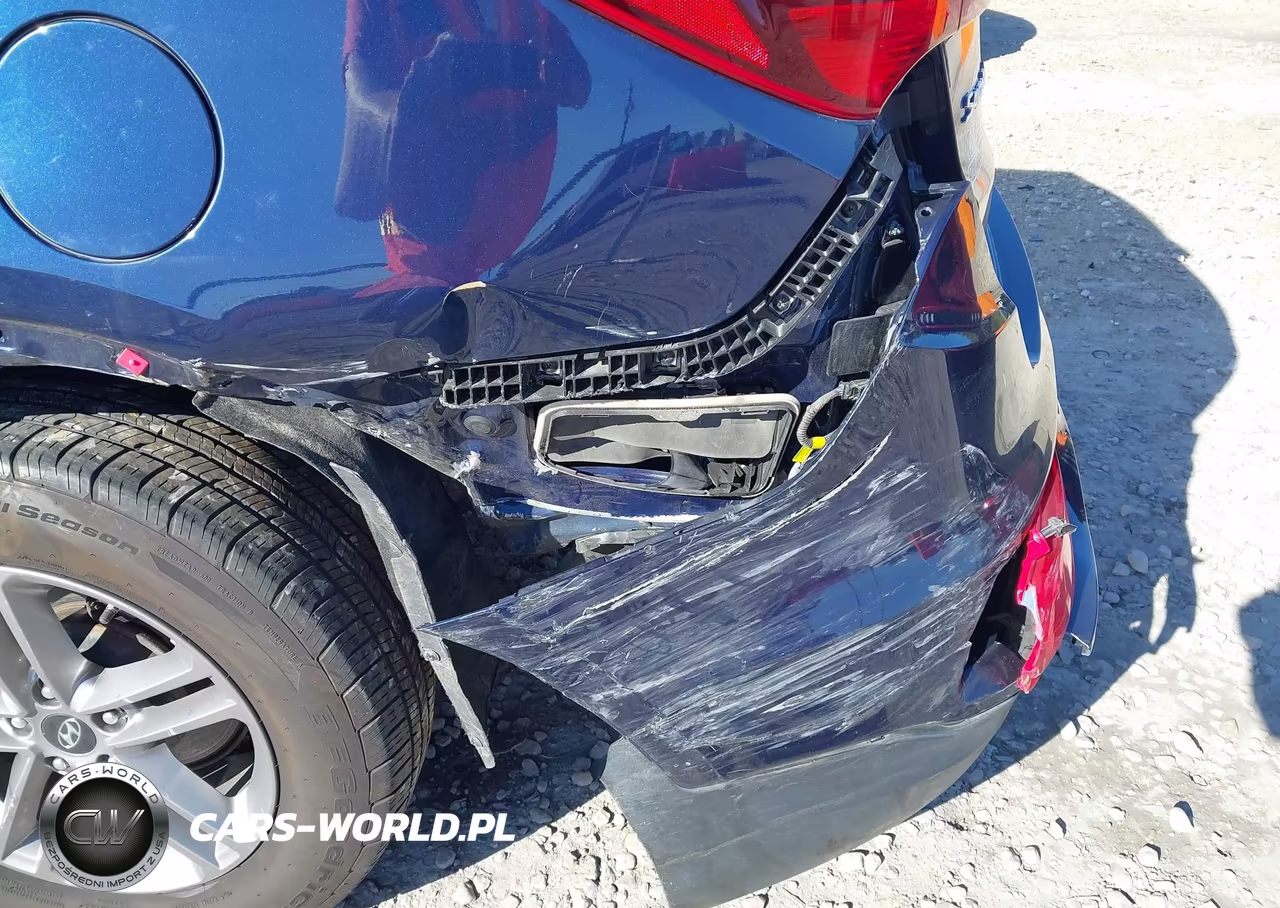 2017 Hyundai Santa Fe Sport 2.4L VIN:5XYZUDLB7HG472606 - 6