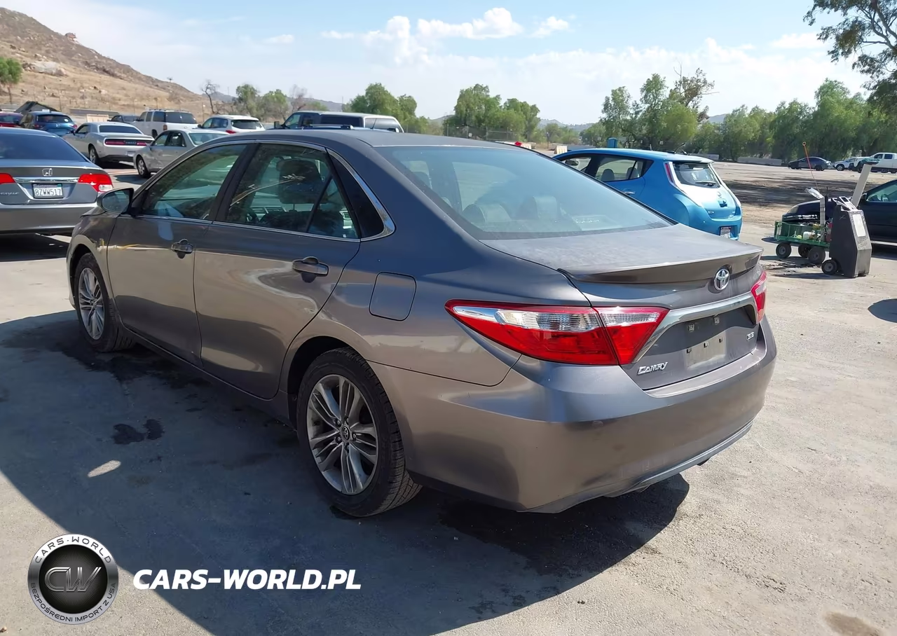 2015 Toyota Camry Se VIN:4T1BF1FK3FU089646 - 3
