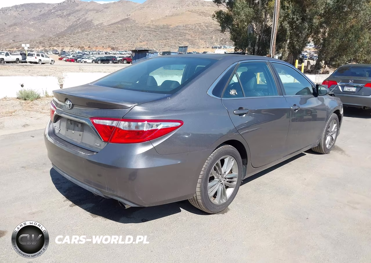 2015 Toyota Camry Se VIN:4T1BF1FK3FU089646 - 4