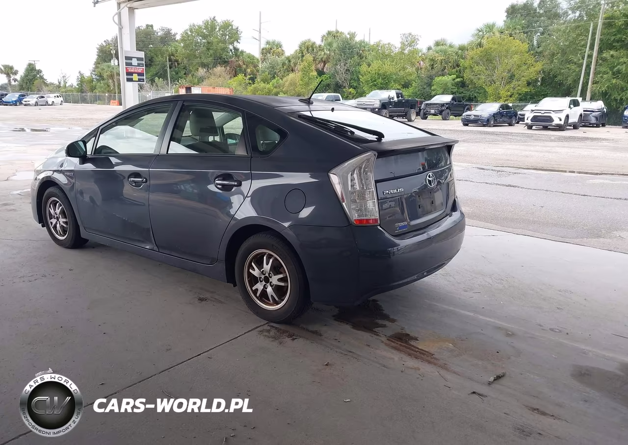 2011 Toyota Prius Two VIN:JTDKN3DUXB5369737 - 3