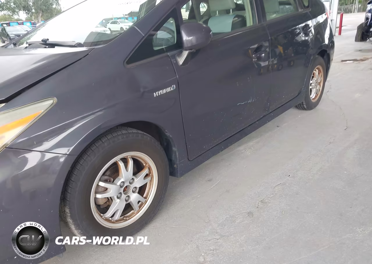 2011 Toyota Prius Two VIN:JTDKN3DUXB5369737 - 6
