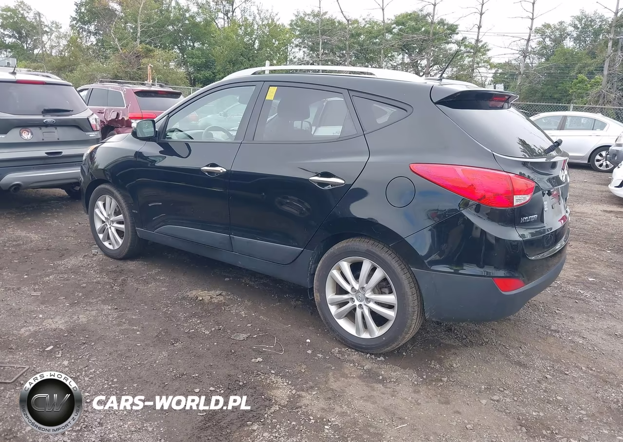 2012 Hyundai Tucson Limited VIN:KM8JUCACXCU481841 - 3
