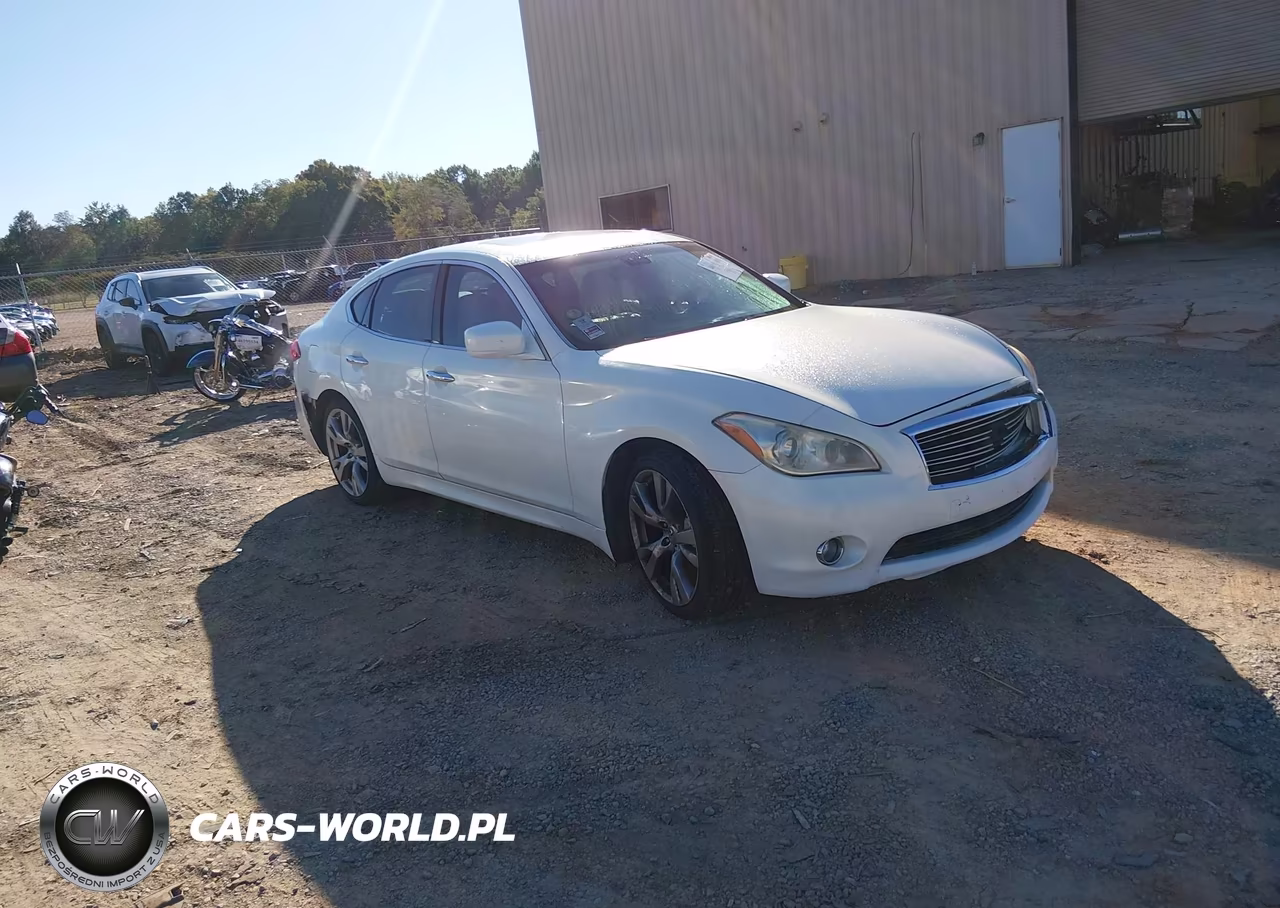 2013 Infiniti M37