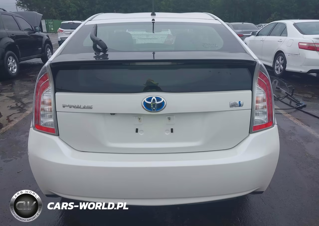 2015 Toyota Prius Two VIN:JTDKN3DU9F0433639 - 16