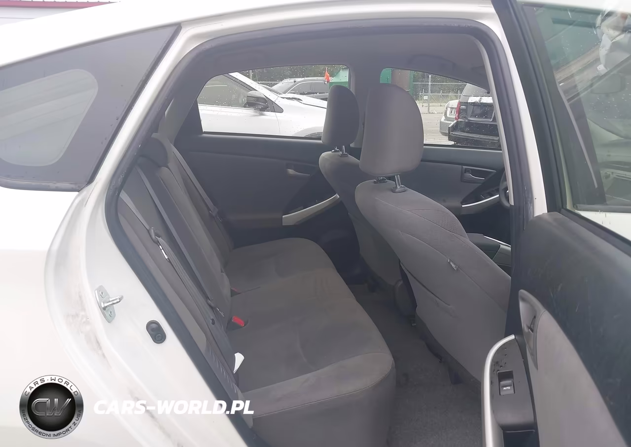 2015 Toyota Prius Two VIN:JTDKN3DU9F0433639 - 8