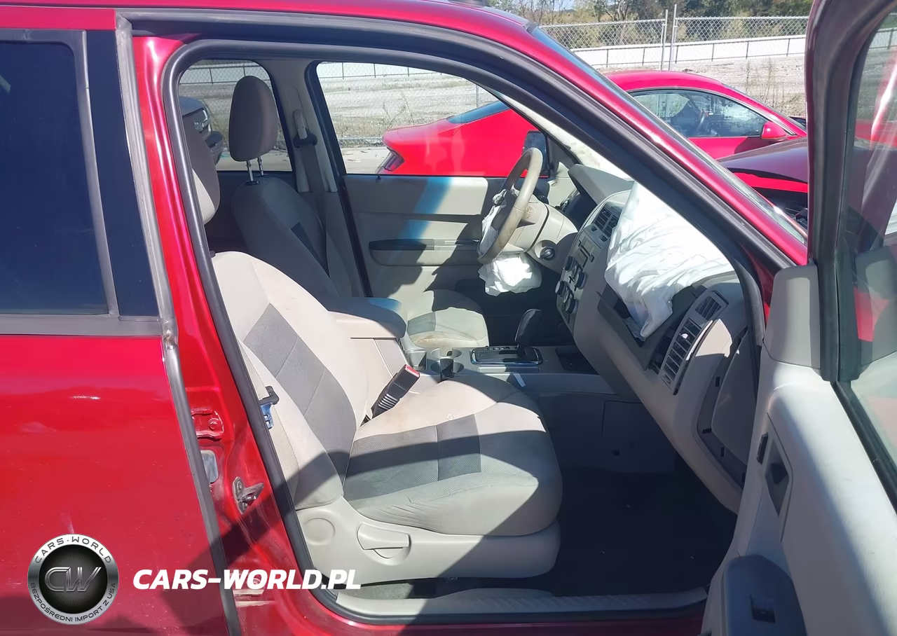 2008 Ford Escape Xlt VIN:1FMCU93128KB45949 - 5