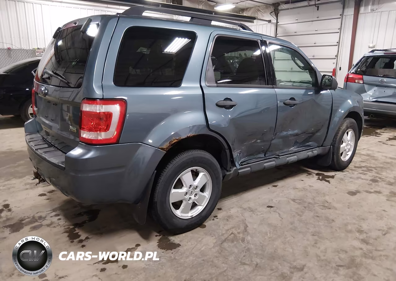 2011 Ford Escape Xlt VIN:1FMCU9DGXBKA74252 - 4