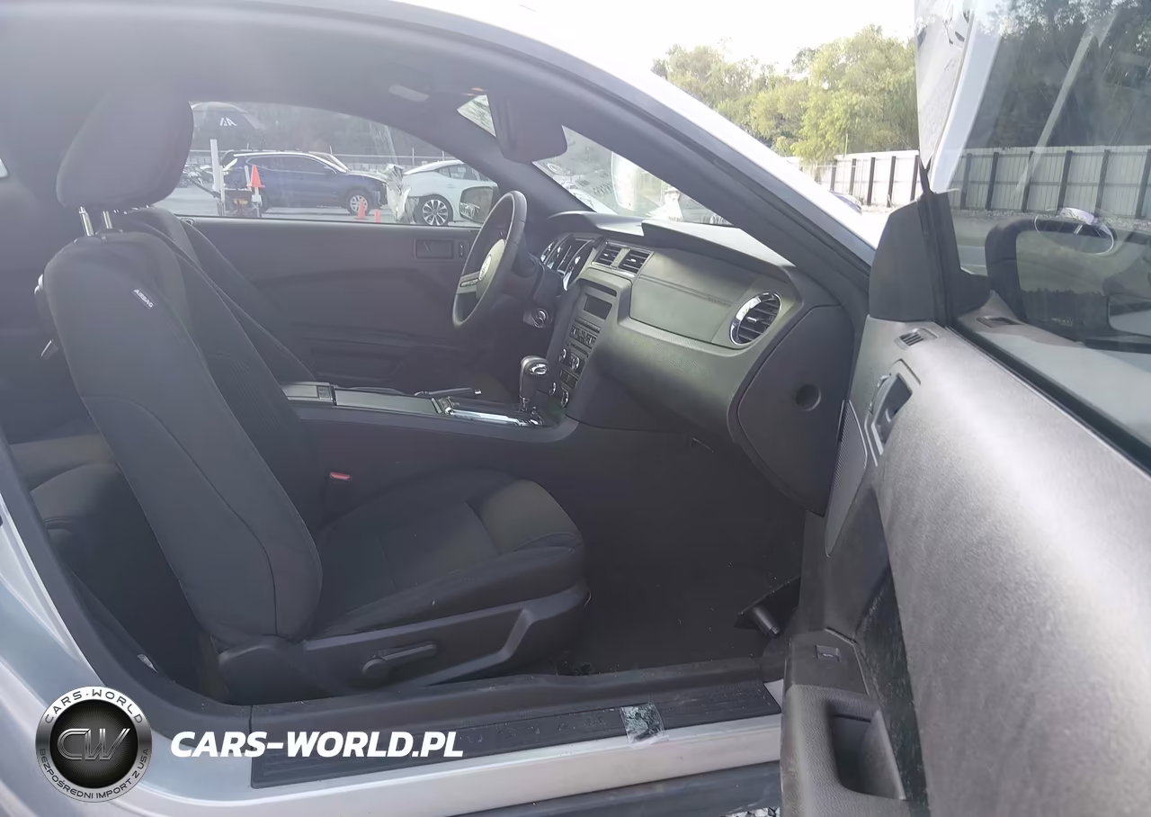 2010 Ford Mustang V6 VIN:1ZVBP8AN7A5170743 - 5