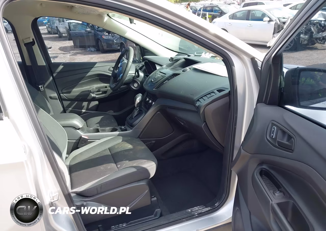 2016 Ford Escape S VIN:1FMCU0F77GUB20821 - 5