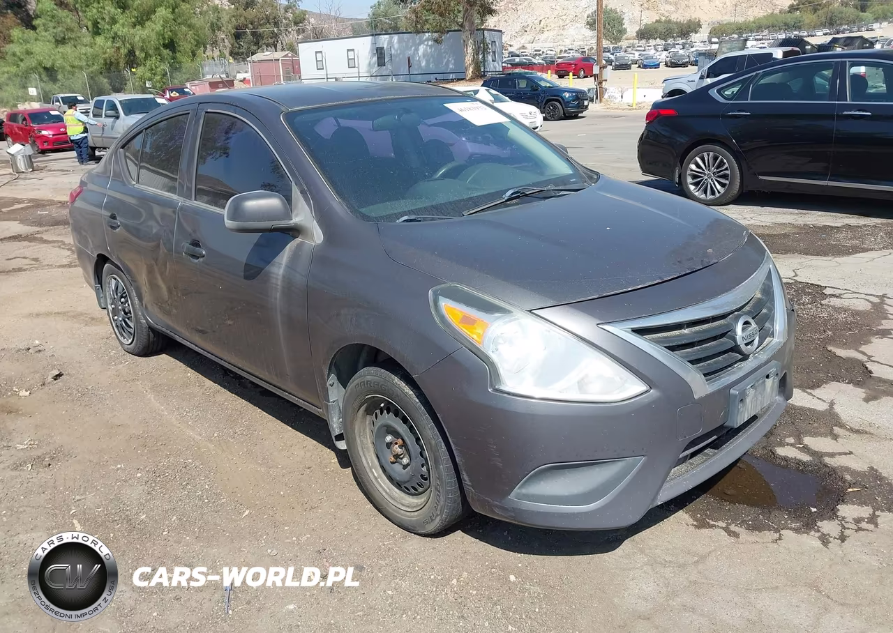 2015 Nissan Versa 1.6 S