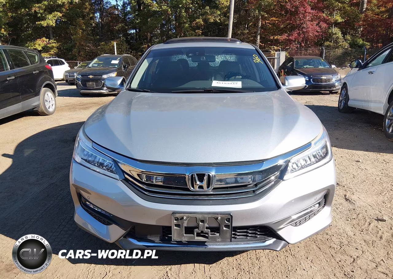 2017 Honda Accord Touring V6 VIN:1HGCR3F9XHA009211 - 12