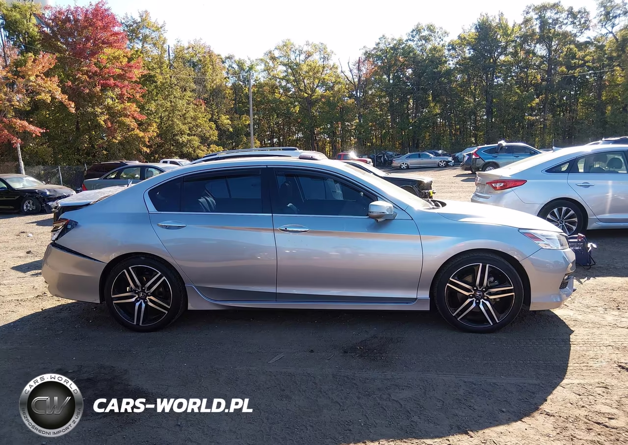 2017 Honda Accord Touring V6 VIN:1HGCR3F9XHA009211 - 13