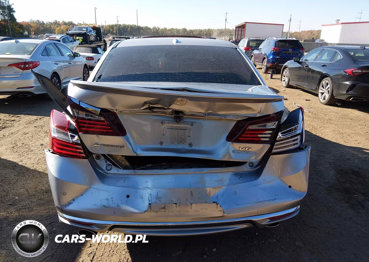 2017 Honda Accord Touring V6 VIN:1HGCR3F9XHA009211 - 16