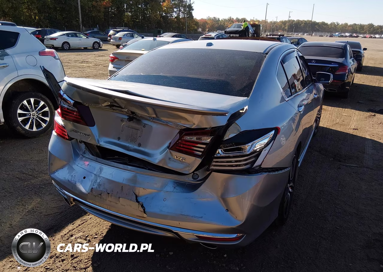 2017 Honda Accord Touring V6 VIN:1HGCR3F9XHA009211 - 4