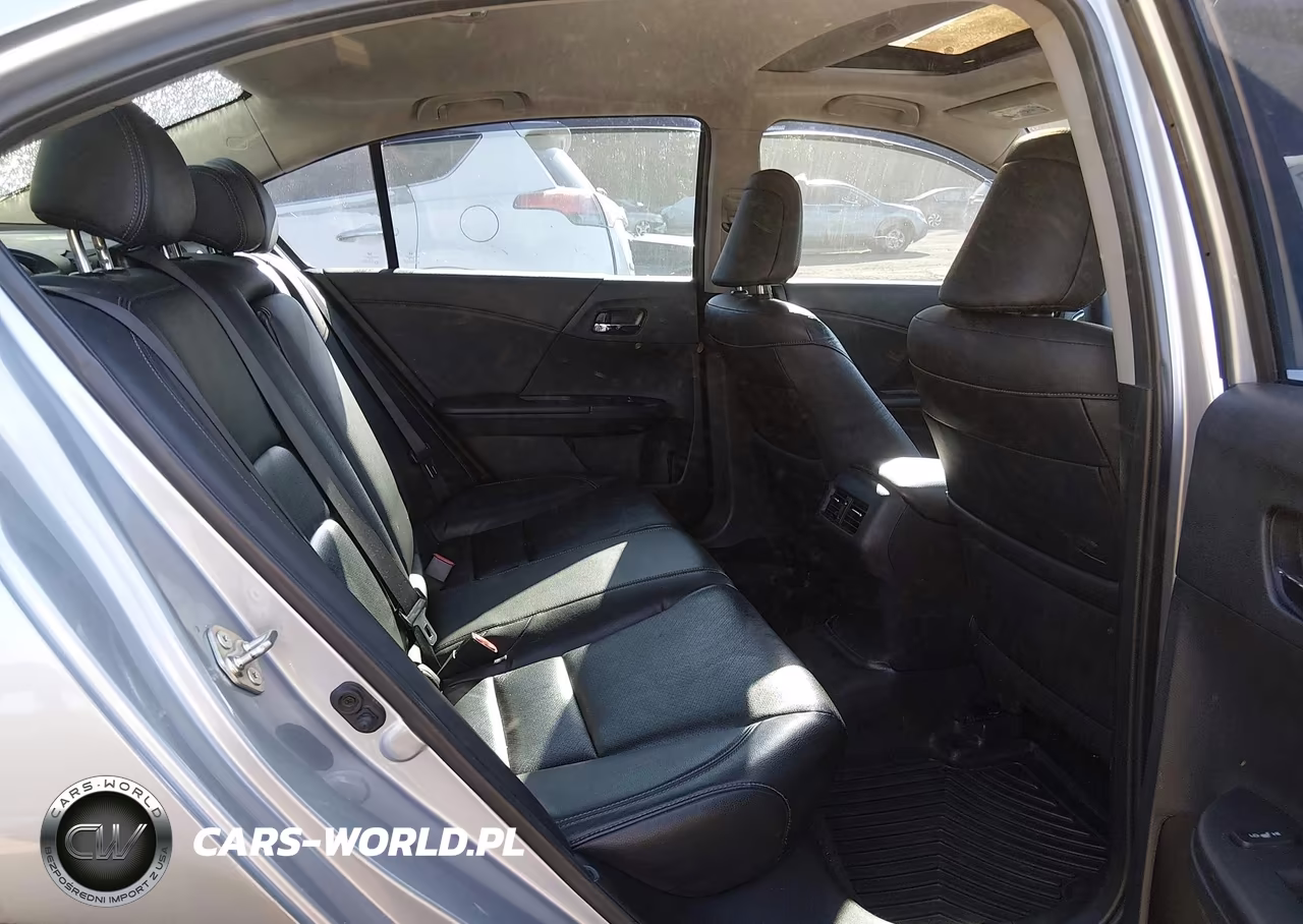 2017 Honda Accord Touring V6 VIN:1HGCR3F9XHA009211 - 8
